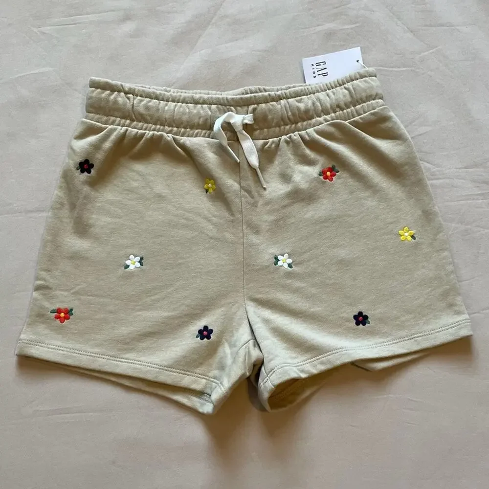 NWT Gap Tan Shorts with Embroidered Flowers Size Large